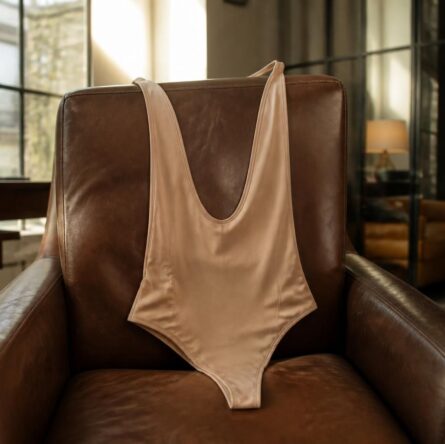 découvrez le body chair dos nu, l'alliance parfaite du confort et de la séduction, pour sublimer vos tenues les plus audacieuses en toute confiance.